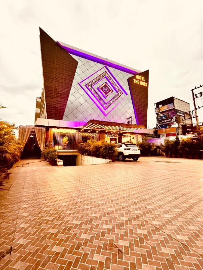 Hotel The Onix Dehradun Esterno foto